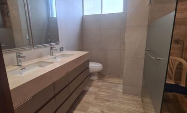 Venta de Departamento de 2 Dormitorios, Sector Tenis Plaza Samborondón, Ecuador