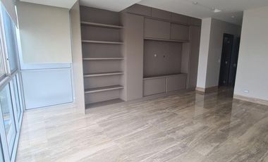 Venta de Departamento de 2 Dormitorios, Sector Tenis Plaza Samborondón, Ecuador