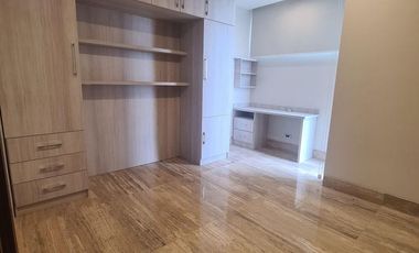 Venta de Departamento de 2 Dormitorios, Sector Tenis Plaza Samborondón, Ecuador