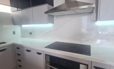 Venta de Departamento de 2 Dormitorios, Sector Tenis Plaza Samborondón, Ecuador