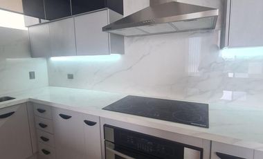 Venta de Departamento de 2 Dormitorios, Sector Tenis Plaza Samborondón, Ecuador