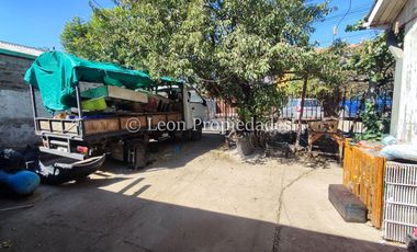 Leon Propiedades vende casa en Curacaví centro.