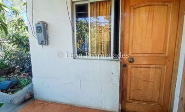 Leon Propiedades vende casa en Curacaví centro.