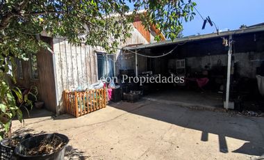 Leon Propiedades vende casa en Curacaví centro.
