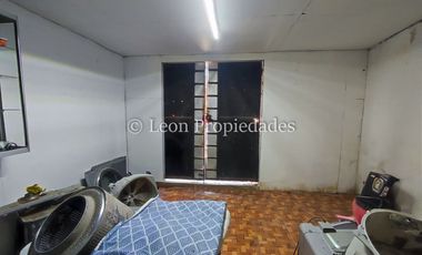 Leon Propiedades vende casa en Curacaví centro.