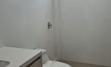 Renta de Departamento de 2 dormitorios, Urb. Puertas del Río, Samborondón, Ecuador