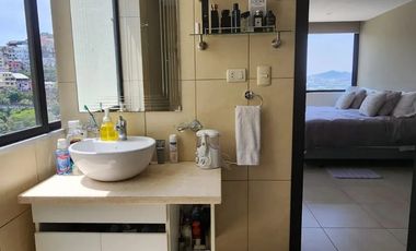 Venta de Departamento Semi Amoblado, Sector Puerto Santa Ana, Guayaquil, Ecuador