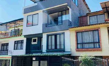 Casa de 4 Niveles independiente ( 6 Renta sistema Airbnb)