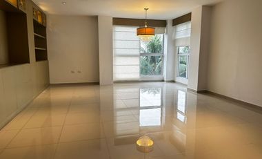 Renta de Departamento de 3 dormitorios, Sector Samborondón Primeros Kilómetros, Ecuador