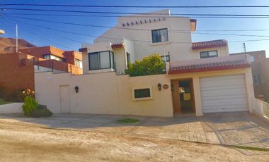 CASA EN VENTA JARDINES DEL SUR