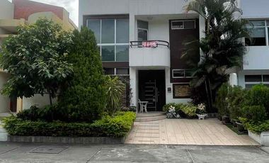 Casa full amoblada en alquiler, urbanización Belo Horizonte vía a la costa