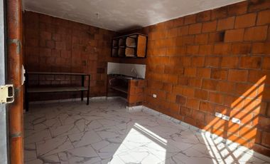 SE ARRIENDA CASA UNIFAMILIAR EN EL BARRIO VILLA ARGELIA