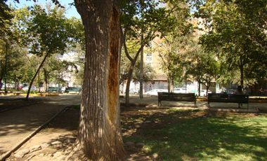 Parque Bustamante, A Pasos De Metro Baquedano
