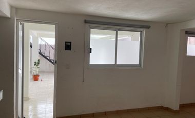 Rento loft para pareja en planta baja. Cerca de Lago de Guadalupe.