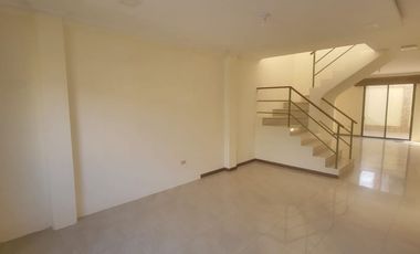 En alquiler amplia casa de tres dormitorios en Ciudad Celeste, Nuevo Samborondon