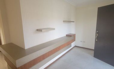 En alquiler amplia casa de tres dormitorios en Ciudad Celeste, Nuevo Samborondon