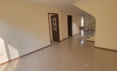 En alquiler amplia casa de tres dormitorios en Ciudad Celeste, Nuevo Samborondon