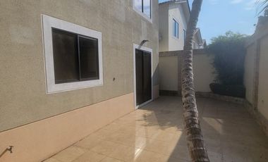 En alquiler amplia casa de tres dormitorios en Ciudad Celeste, Nuevo Samborondon