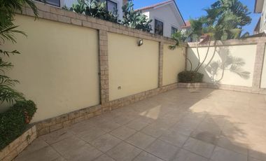 En alquiler amplia casa de tres dormitorios en Ciudad Celeste, Nuevo Samborondon