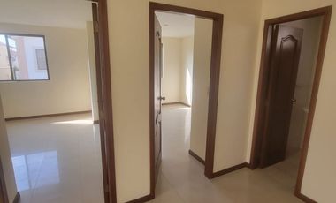 En alquiler amplia casa de tres dormitorios en Ciudad Celeste, Nuevo Samborondon