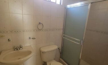 En alquiler amplia casa de tres dormitorios en Ciudad Celeste, Nuevo Samborondon