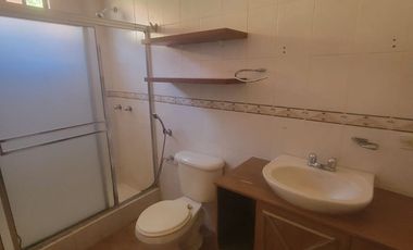 En alquiler amplia casa de tres dormitorios en Ciudad Celeste, Nuevo Samborondon