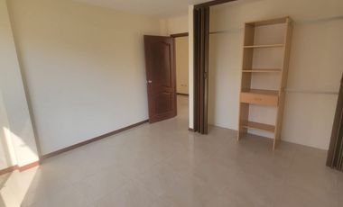 En alquiler amplia casa de tres dormitorios en Ciudad Celeste, Nuevo Samborondon