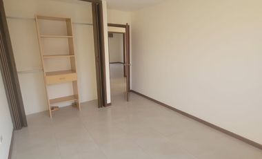 En alquiler amplia casa de tres dormitorios en Ciudad Celeste, Nuevo Samborondon