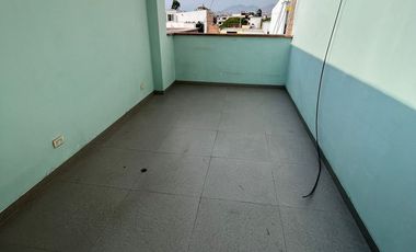 Venta Casa En Urb Los Cedros De Villa Chorrillos 192 Mt / 3 Pisos