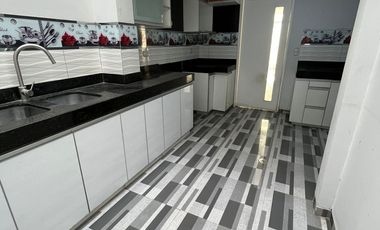 Venta Casa En Urb Los Cedros De Villa Chorrillos 192 Mt / 3 Pisos