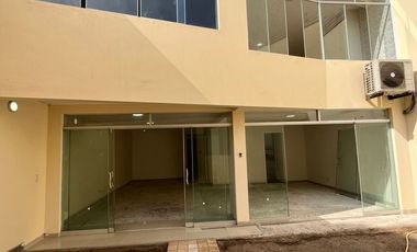 Venta Casa En Urb Los Cedros De Villa Chorrillos 192 Mt / 3 Pisos