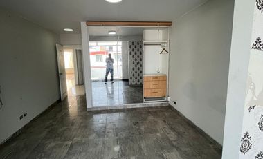 Venta Casa En Urb Los Cedros De Villa Chorrillos 192 Mt / 3 Pisos