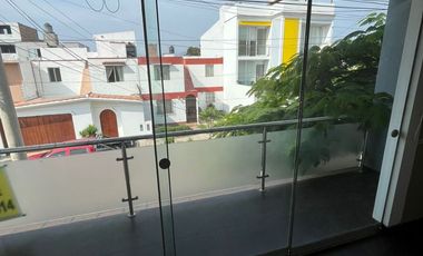 Venta Casa En Urb Los Cedros De Villa Chorrillos 192 Mt / 3 Pisos