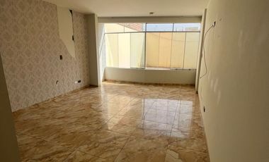 Venta Casa En Urb Los Cedros De Villa Chorrillos 192 Mt / 3 Pisos