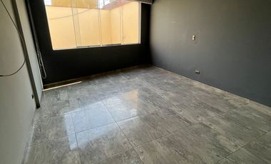 Venta Casa En Urb Los Cedros De Villa Chorrillos 192 Mt / 3 Pisos