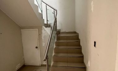 Venta Casa En Urb Los Cedros De Villa Chorrillos 192 Mt / 3 Pisos