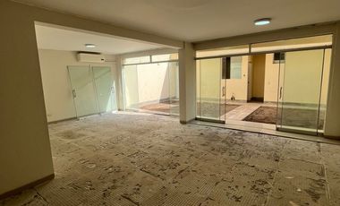 Venta Casa En Urb Los Cedros De Villa Chorrillos 192 Mt / 3 Pisos