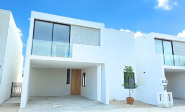 Casa en Venta, 3 Recamaras, Priv. Camelia, Sitpach, Yucatán.