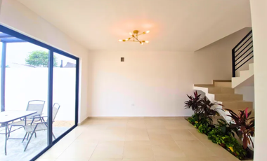 Casa en Venta, 3 Recamaras, Priv. Camelia, Sitpach, Yucatán.