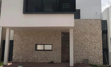 Casa en Venta Privada Praderas del Mayab Modelo Trébol Plus, Conkal.