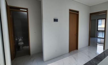 Y. Dijual  Rumah 2 lantai di Setra Duta Grande Corner Bandung