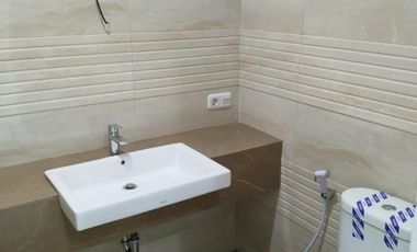 Y. DIJUAL RUMAH 2 LANTAI DI BATUNUNGGAL BANDUNG SOEKARNO HATTA