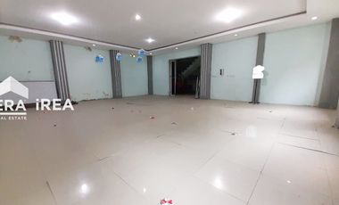 RUANG USAHA 3 LANTAI DIJUAL ATAU DISEWAKAN DI COLOMADU DEKAT PASAR COLOMADU, LUWES KARTASURA