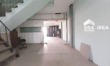 RUANG USAHA 3 LANTAI DIJUAL ATAU DISEWAKAN DI COLOMADU DEKAT PASAR COLOMADU, LUWES KARTASURA