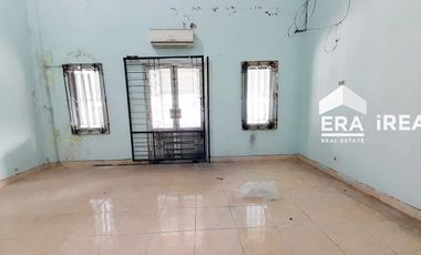 RUANG USAHA 3 LANTAI DIJUAL ATAU DISEWAKAN DI COLOMADU DEKAT PASAR COLOMADU, LUWES KARTASURA