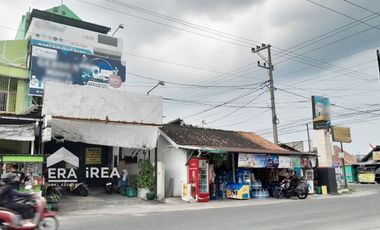 RUANG USAHA 3 LANTAI DIJUAL ATAU DISEWAKAN DI COLOMADU DEKAT PASAR COLOMADU, LUWES KARTASURA
