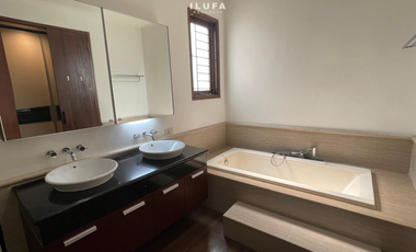 disewakan townhouse lingkungan asri 4br lokasi kemang ampera