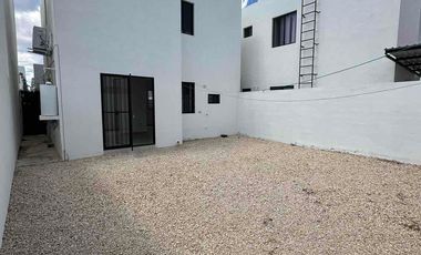 Casa en renta en en Gran San Pedro Cholul de 2 recamaras y dentro de coto