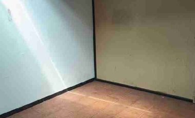 Rumah murah cocok buat kantor yang luas tanah 300 m dengan KT 3 dan halaman depan muat banyak motor dan mobil