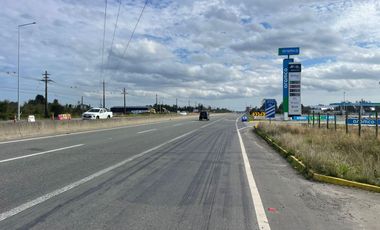 SE VENDE TERRENO COMERCIAL SECTOR TRAPEN ORILLA DE CARRETERA